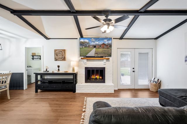 107 High School Drive, Waxahachie, TX 75165