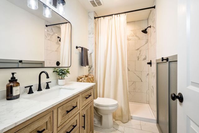 107 High School Drive, Waxahachie, TX 75165