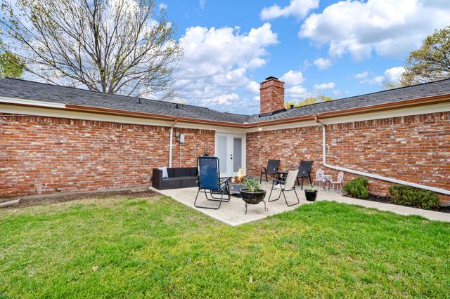 107 High School Drive, Waxahachie, TX 75165