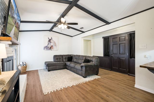 107 High School Drive, Waxahachie, TX 75165