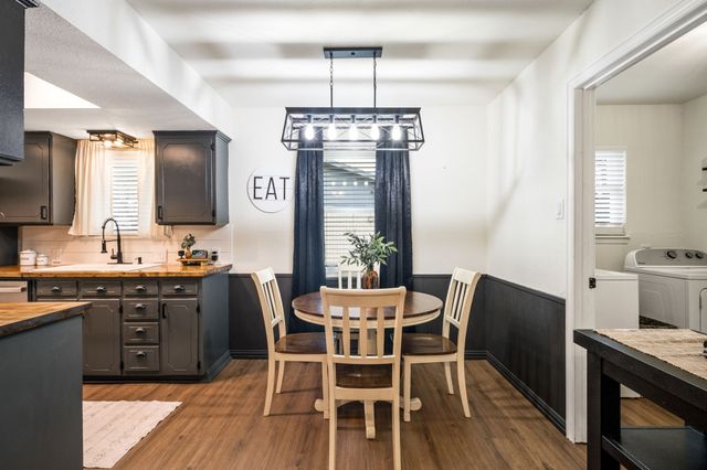 107 High School Drive, Waxahachie, TX 75165