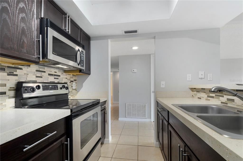 Image 10 of property listing at 5957 WINDHOVER DRIVE C03, Orlando, FL 32819