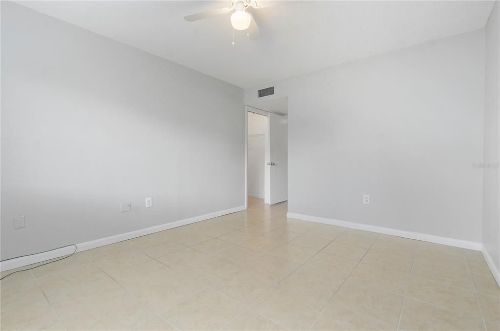 Image 16 of property listing at 5957 WINDHOVER DRIVE C03, Orlando, FL 32819