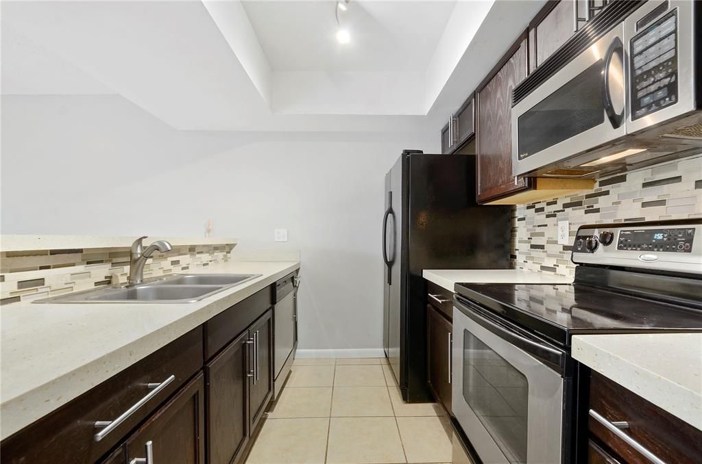 Image 8 of property listing at 5957 WINDHOVER DRIVE C03, Orlando, FL 32819
