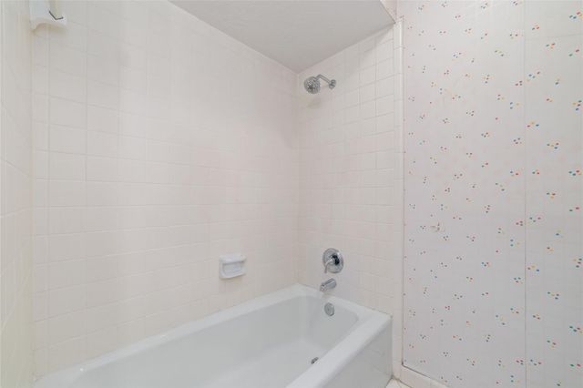2220 Welch Street, Houston, TX 77019