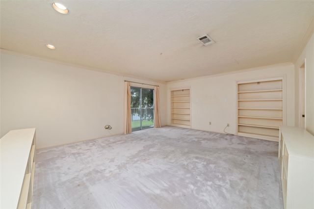 2220 Welch Street, Houston, TX 77019