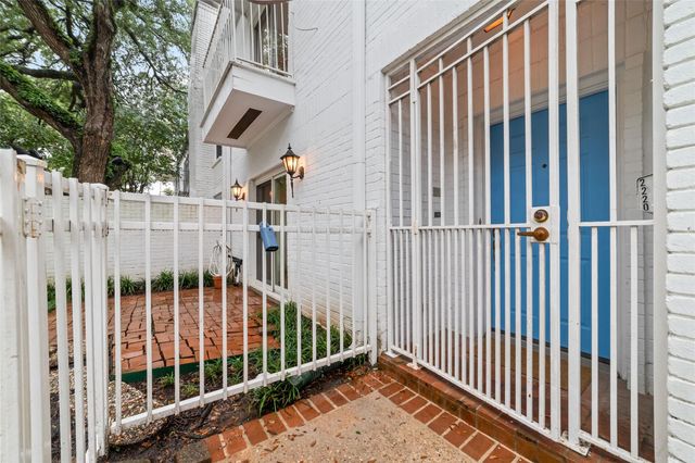 2220 Welch Street, Houston, TX 77019