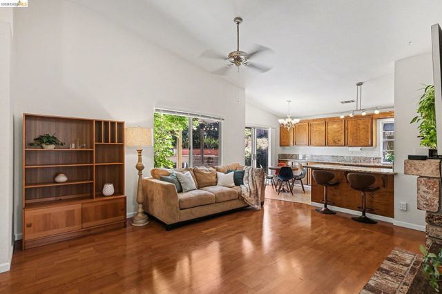 1621 Ponderosa Dr, Oakley, CA 94561