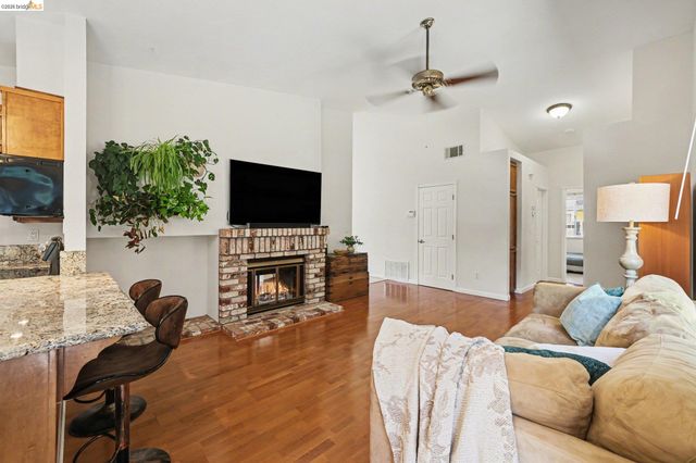 1621 Ponderosa Dr, Oakley, CA 94561