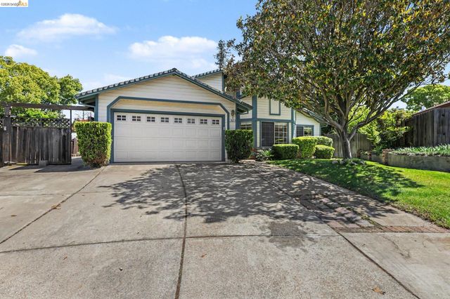 1621 Ponderosa Dr, Oakley, CA 94561