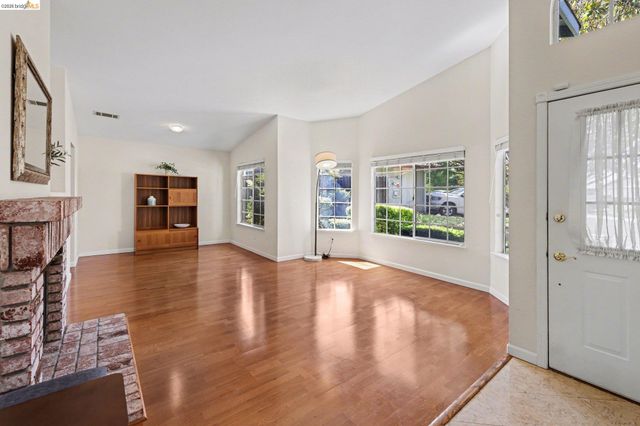 1621 Ponderosa Dr, Oakley, CA 94561