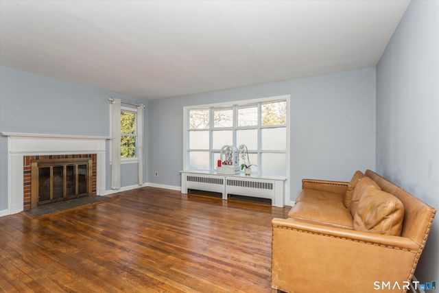 8 Reynolds Place, Greenwich, CT 06831