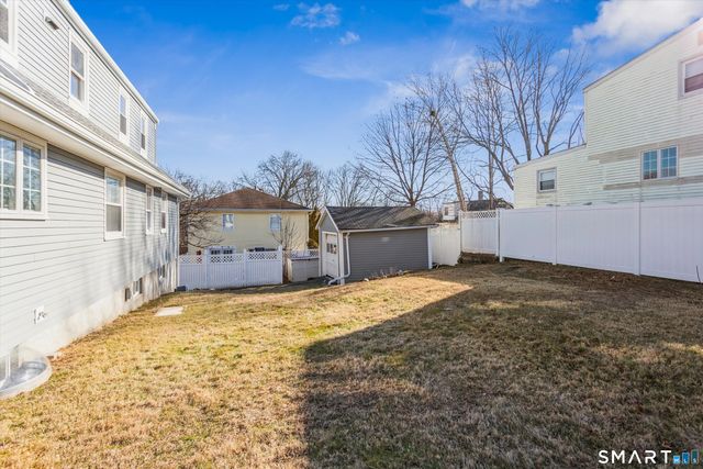 8 Reynolds Place, Greenwich, CT 06831