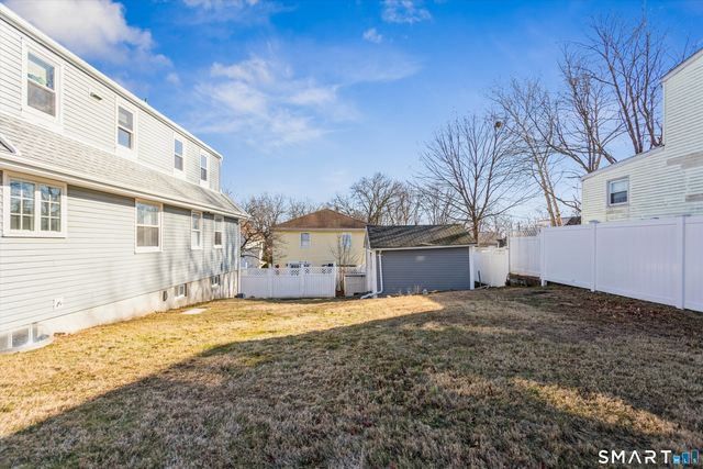 8 Reynolds Place, Greenwich, CT 06831