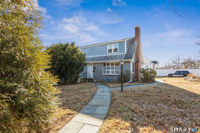 8 Reynolds Place, Greenwich, CT 06831