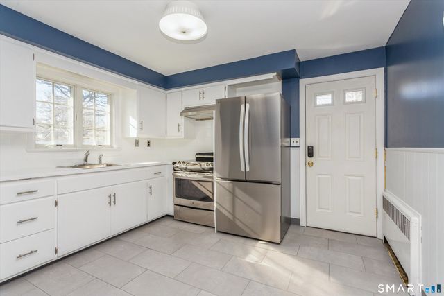 8 Reynolds Place, Greenwich, CT 06831