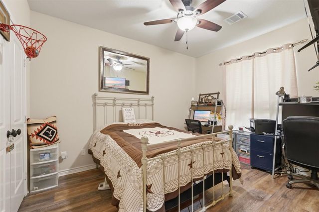 2610 18th Street N, Texas City, TX 77590