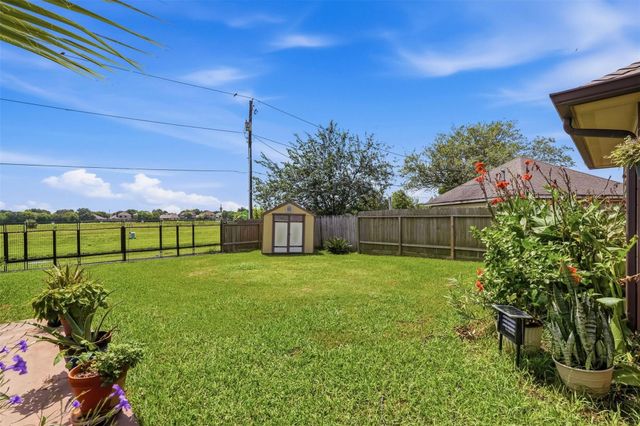 2610 18th Street N, Texas City, TX 77590