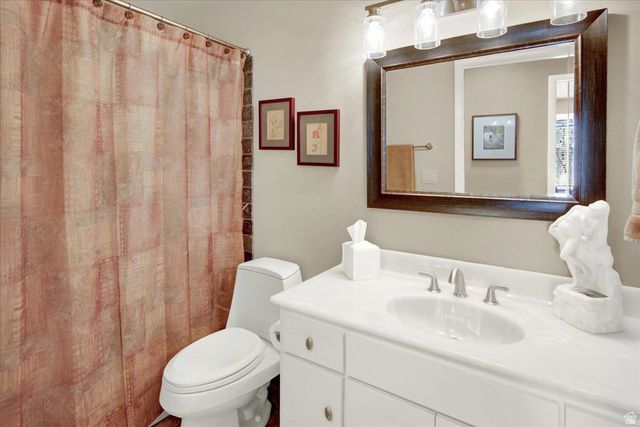 1812 E BEUS DR, Ogden, UT 84403