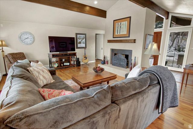 1812 E BEUS DR, Ogden, UT 84403