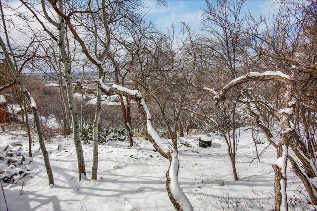 1812 E BEUS DR, Ogden, UT 84403