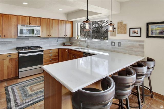 1812 E BEUS DR, Ogden, UT 84403