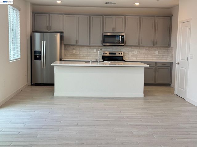 305 Hanson Lane, Brentwood, CA 94513