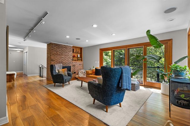 2776 Daleview Drive, Ann Arbor, MI 48105