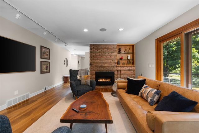 2776 Daleview Drive, Ann Arbor, MI 48105