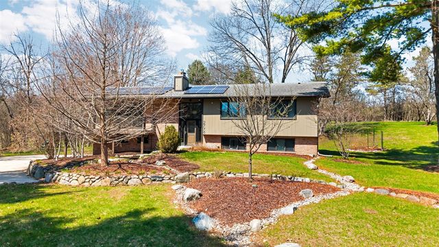 2776 Daleview Drive, Ann Arbor, MI 48105