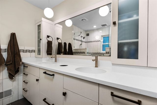 2776 Daleview Drive, Ann Arbor, MI 48105