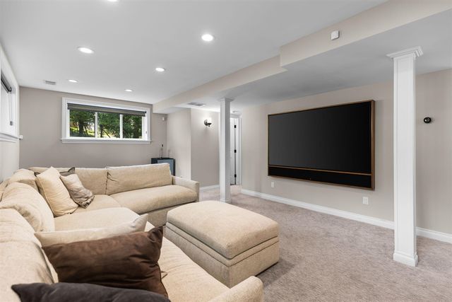 2776 Daleview Drive, Ann Arbor, MI 48105