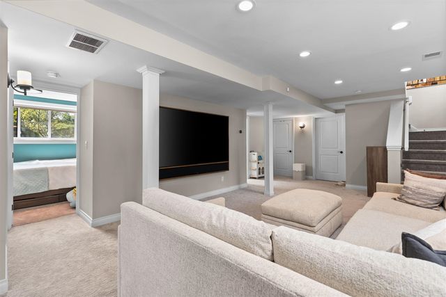 2776 Daleview Drive, Ann Arbor, MI 48105