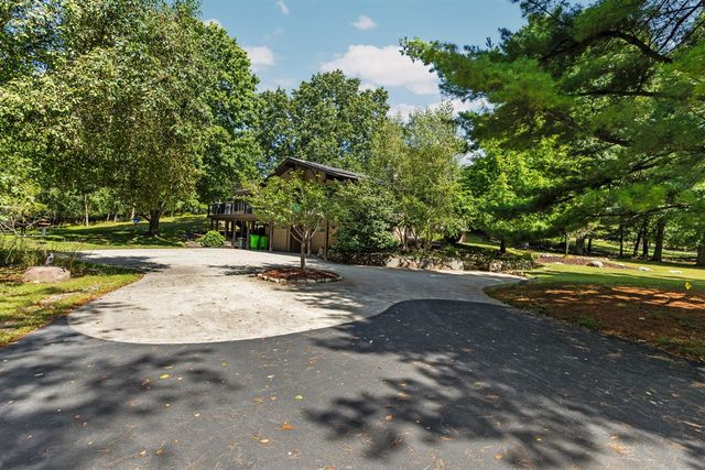 2776 Daleview Drive, Ann Arbor, MI 48105