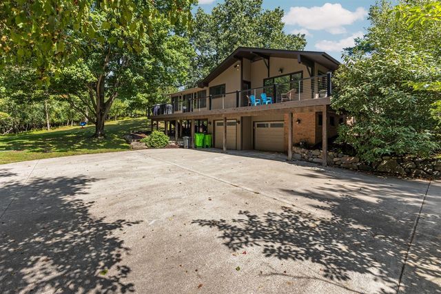 2776 Daleview Drive, Ann Arbor, MI 48105
