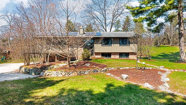 2776 Daleview Drive, Ann Arbor, MI 48105