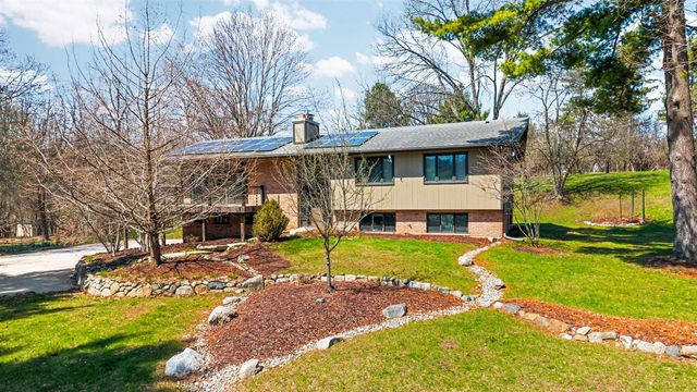 2776 Daleview Drive, Ann Arbor, MI 48105