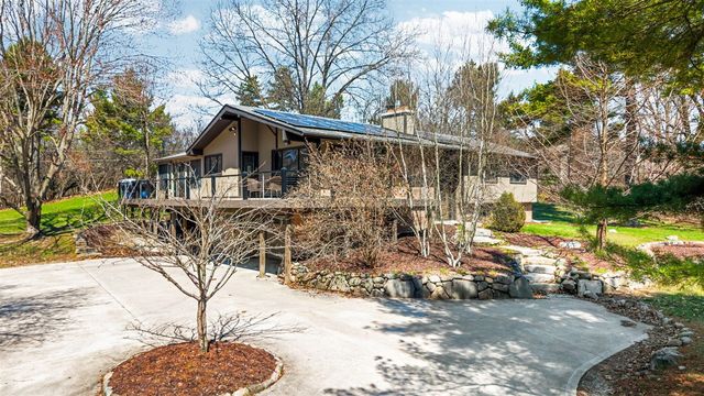 2776 Daleview Drive, Ann Arbor, MI 48105