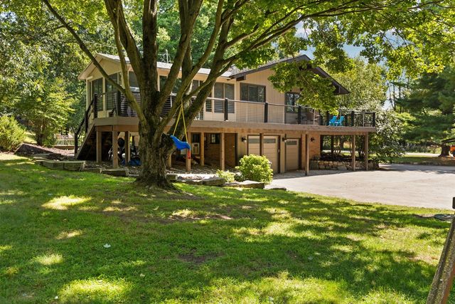 2776 Daleview Drive, Ann Arbor, MI 48105