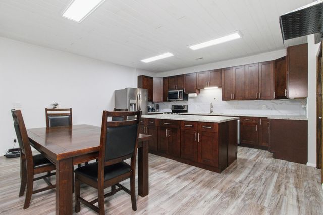 8008 County Road 5090, West Plains, MO 65775