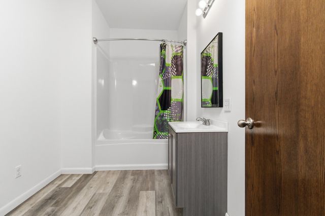 8008 County Road 5090, West Plains, MO 65775