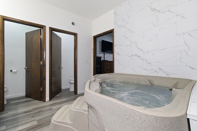 8008 County Road 5090, West Plains, MO 65775