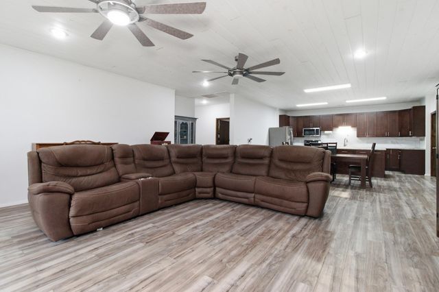 8008 County Road 5090, West Plains, MO 65775