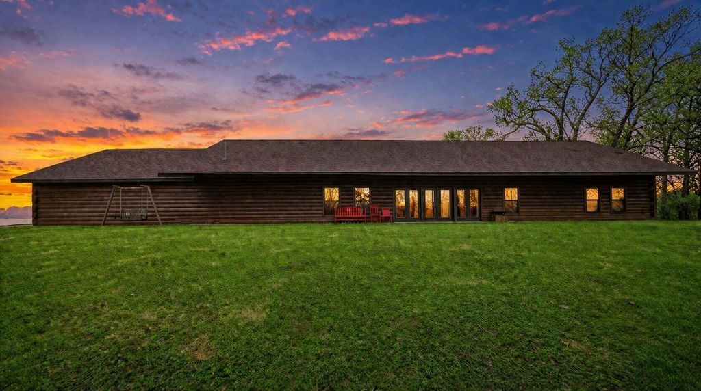 8008 County Road 5090, West Plains, MO 65775