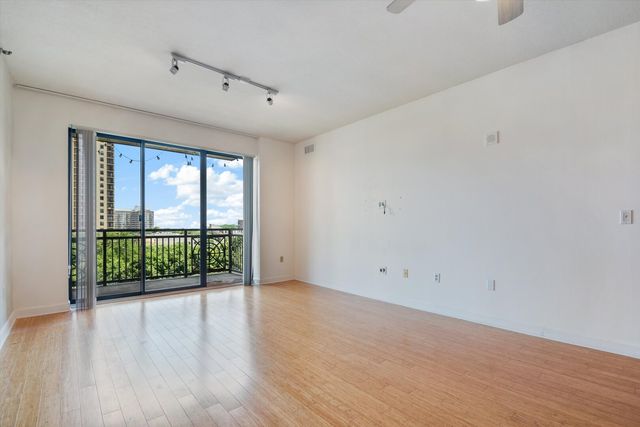 5 E 14th Place 602, Chicago, IL 60605