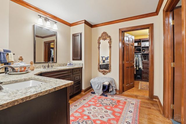 9 Little Creek Lane, Glendale, OH 45246