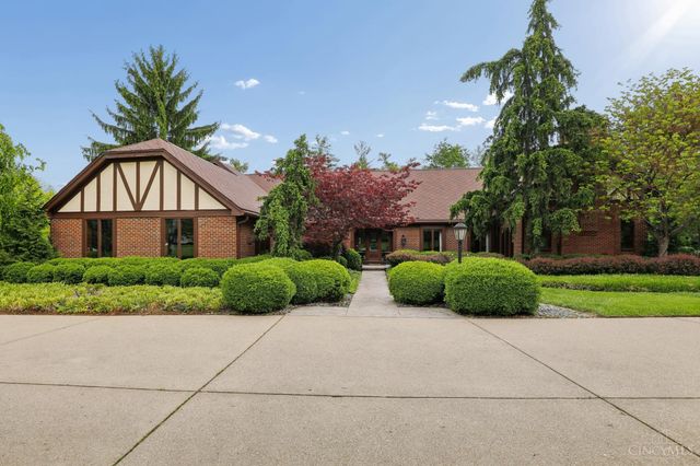 9 Little Creek Lane, Glendale, OH 45246