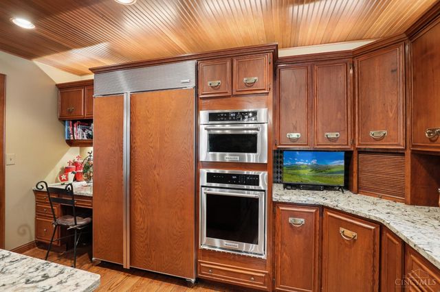 9 Little Creek Lane, Glendale, OH 45246