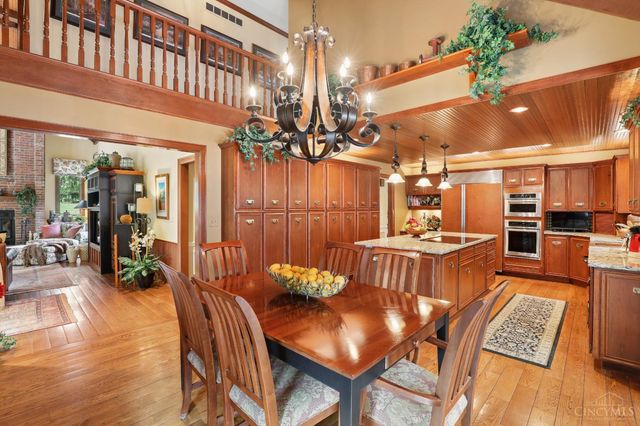9 Little Creek Lane, Glendale, OH 45246
