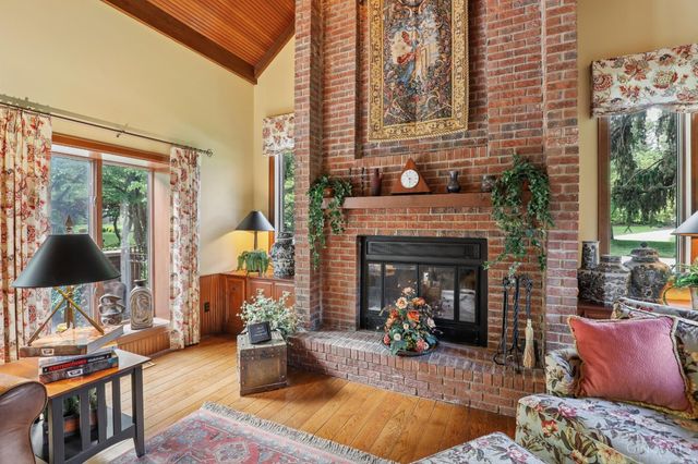 9 Little Creek Lane, Glendale, OH 45246